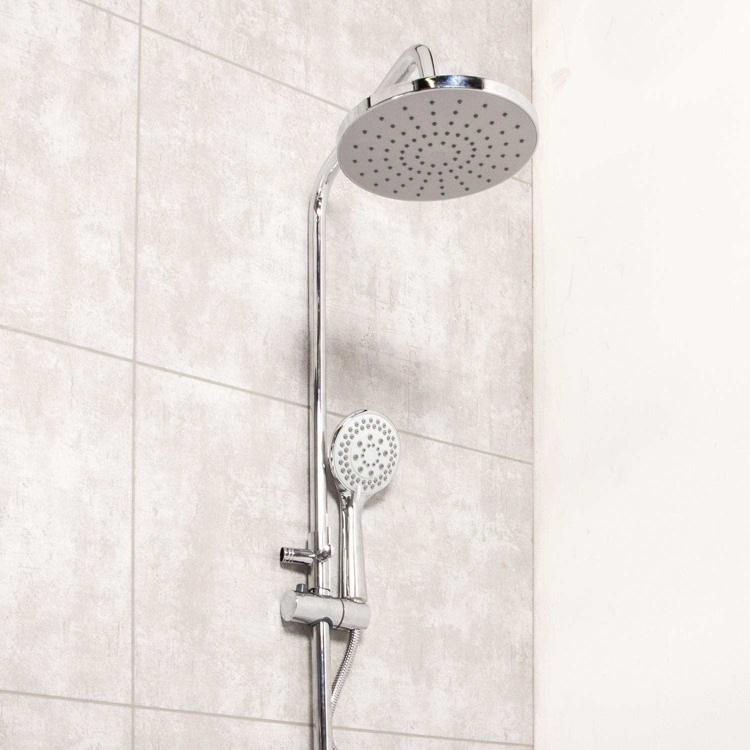 Смеситель д/ванны со стойкой для душа + ручной и тропический душ GROSS AQUA GA9005SMD01 *1