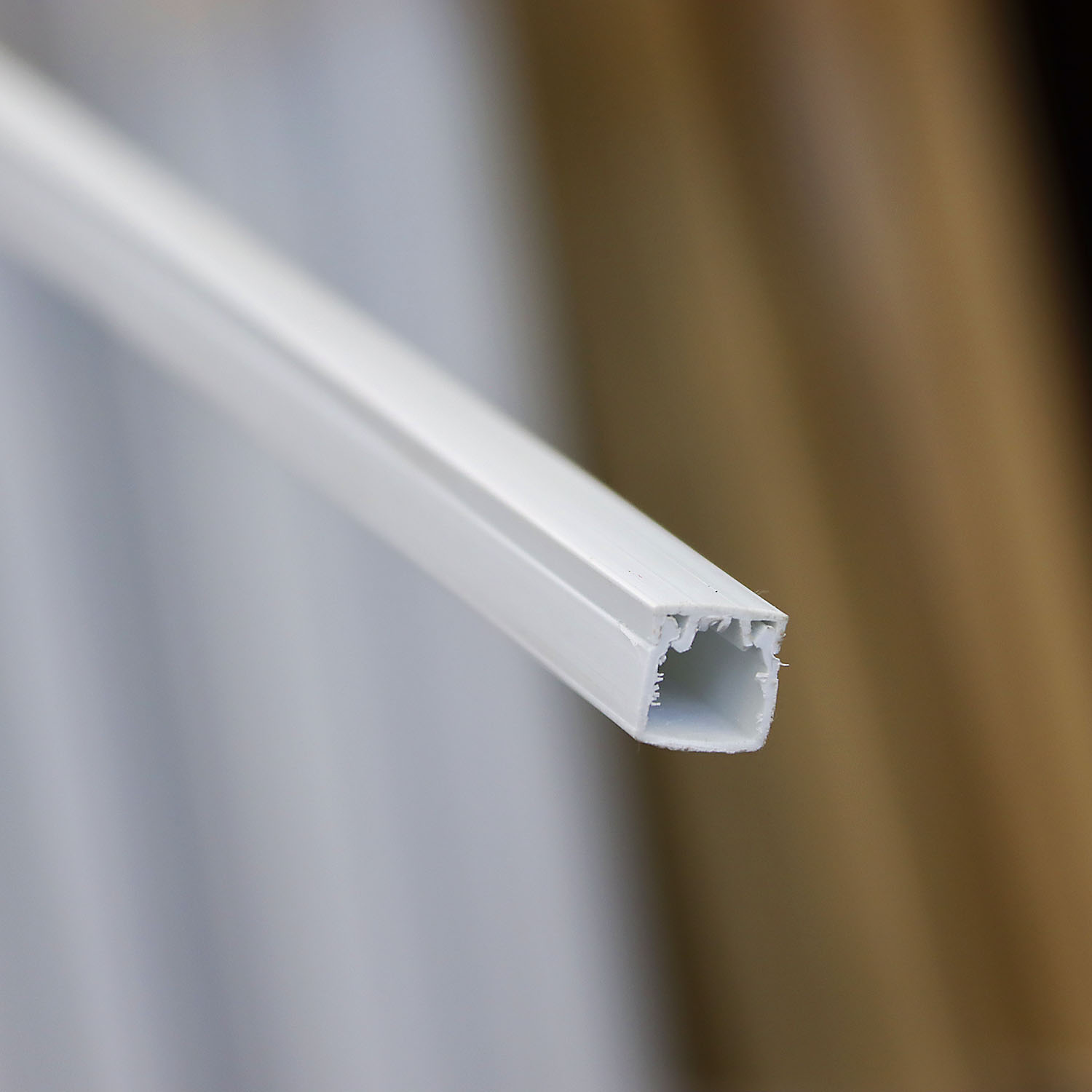 Кабель-канал 16х16 мм Урал ПАК, 2 метра, белый Кабель-канал 16х16 мм Урал ПАК, 2 метра, белый