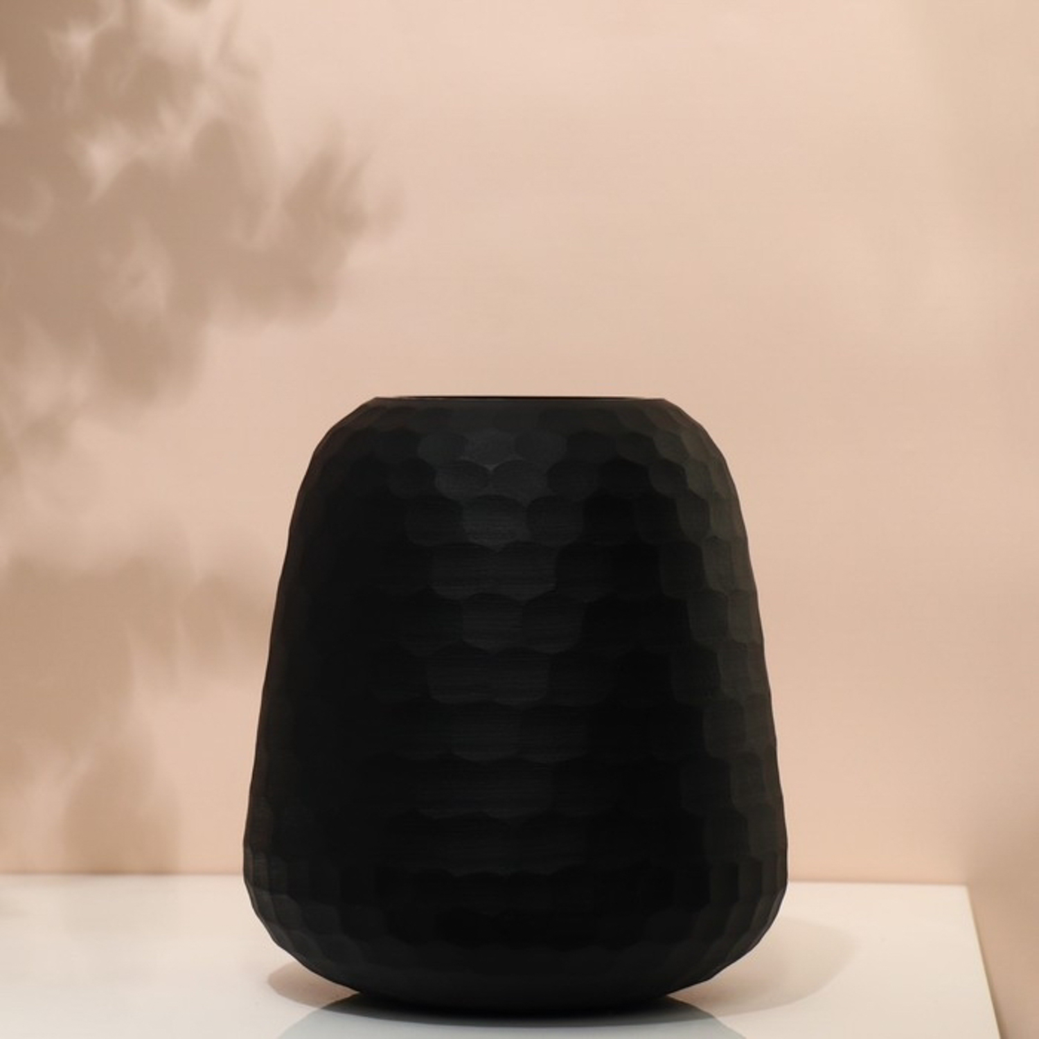 Ваза "Сара" из черного стекла 22*20*20 см   9689420