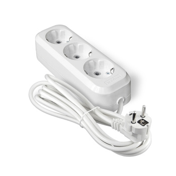Удлинитель бытовой UNIVersal У10-554, 3 розетки, 5 м, ПВС, 3х0,75 мм2, 2200 Вт, заземление
